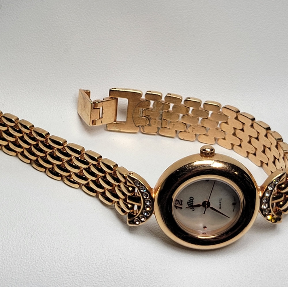 ALTO Women's Watch - Picture 4 of 16